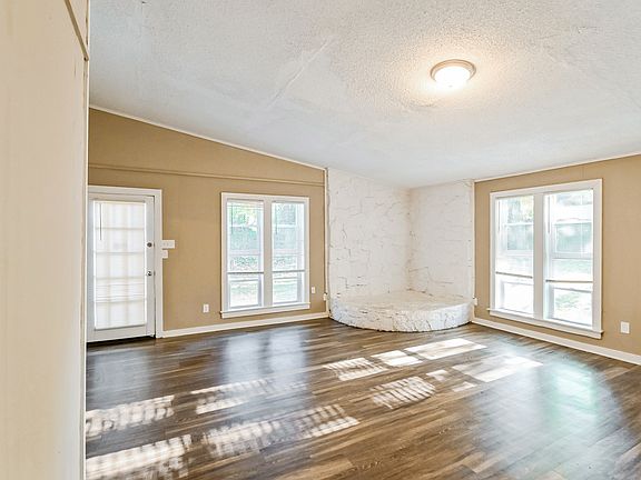 3rd image of 4350 W Hunters Glen St
