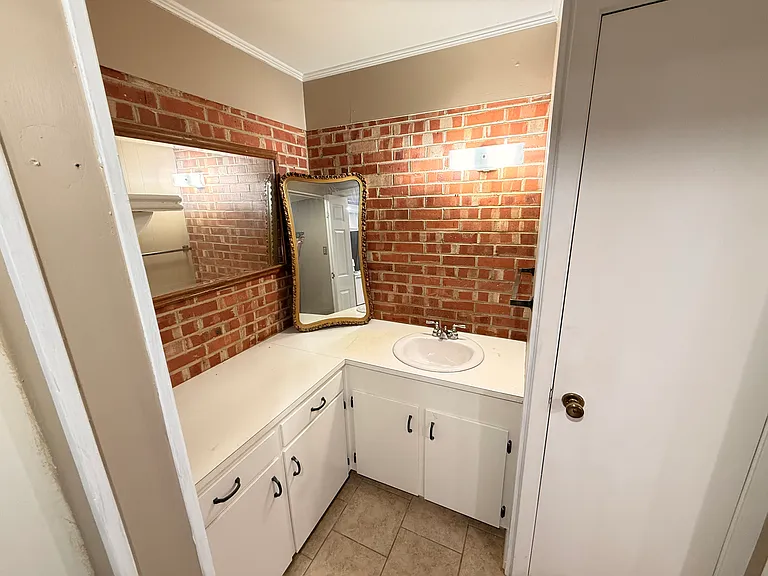 706 Hancock Ave — Photo 10