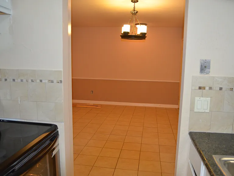 7555 Katy Fwy — Photo 3