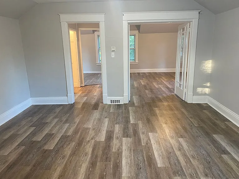 630 Chicago Ave — Photo 6