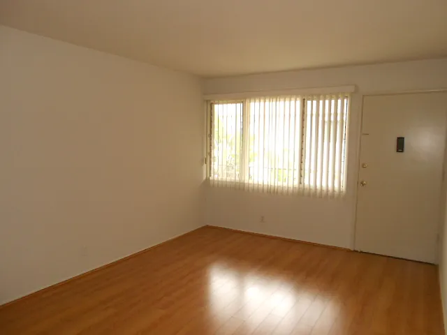 1457 S Westgate Ave #D — Photo 1