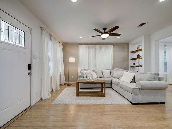 4th image of 4801 Avenue H