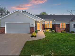 923 W Windtree Dr, Appleton, WI 54914