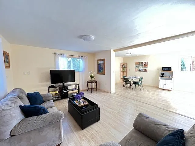 2747 NW Highland Dr — Photo 8