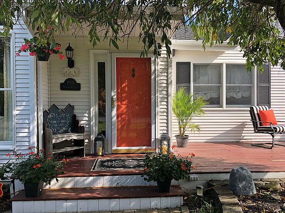 4th image of 759 Sylvan Ave