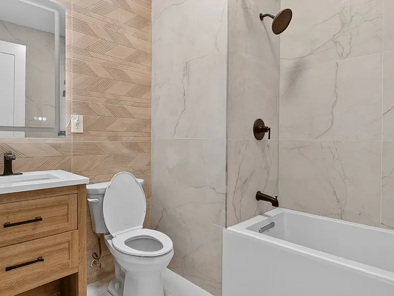 813 Chapel St — Photo 11