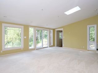 23 Lindsay Rd, York, ME 03909