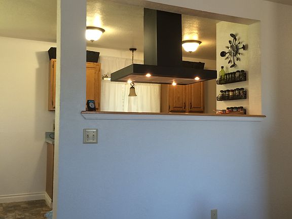 3rd image of 284 Adamson Cir