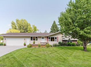 1656 W Gateway Cir S, Fargo, ND 58103