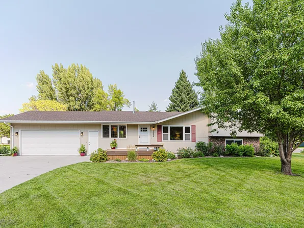 1656 W Gateway Cir S, Fargo, ND 58103