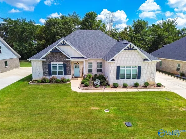 14806 Commonwealth Dr, Athens, AL 35613