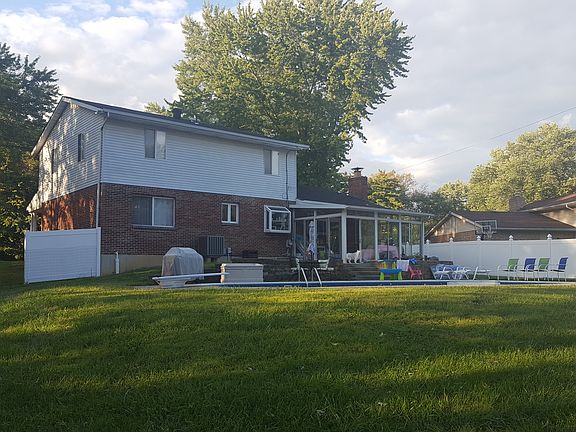 2nd image of 3557 Saratoga Dr