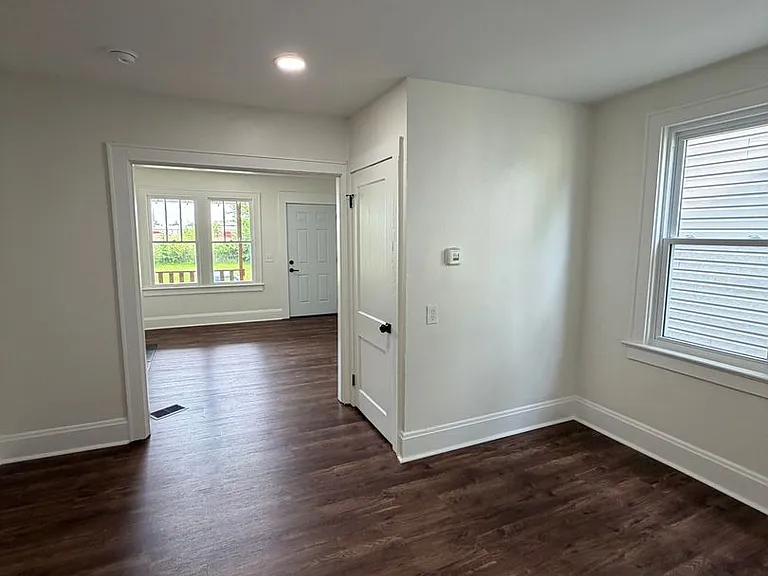 726 Frebis Ave — Photo 5