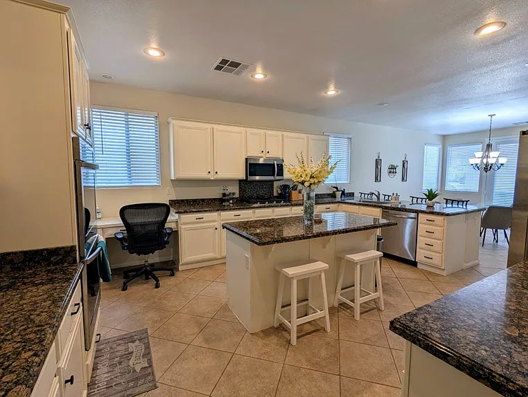 11025 Edina Ct — Photo 3