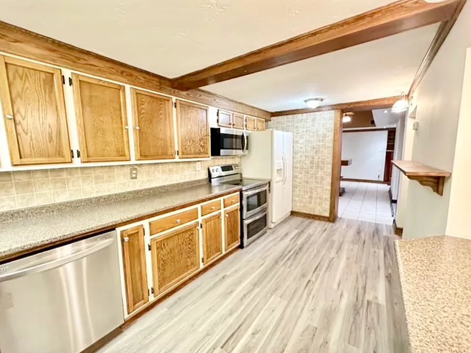 2422 Main St #1