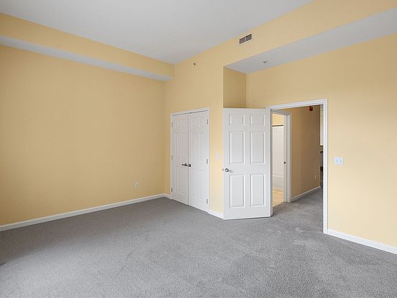 5th image of 2300 N Calvert St #304