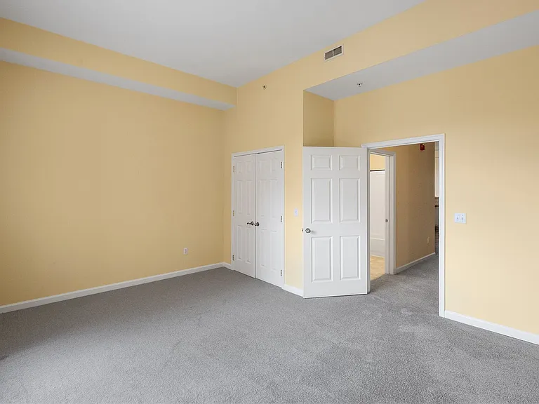 2300 N Calvert St — Photo 5
