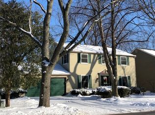 824 Royal Street George Dr, Naperville, IL 60563