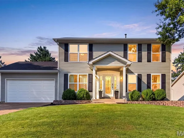 1941 Royal Heir Dr, O'Fallon, MO 63366