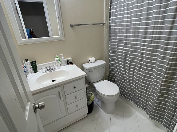 5th image of 4787 Gainsborough Dr