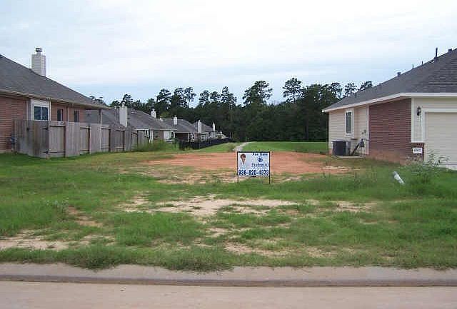 1st image of 8005 N Tarrytown Crossing Dr