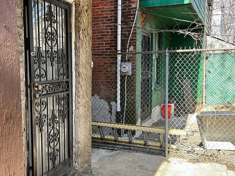 2339 N Gratz St — Photo 23