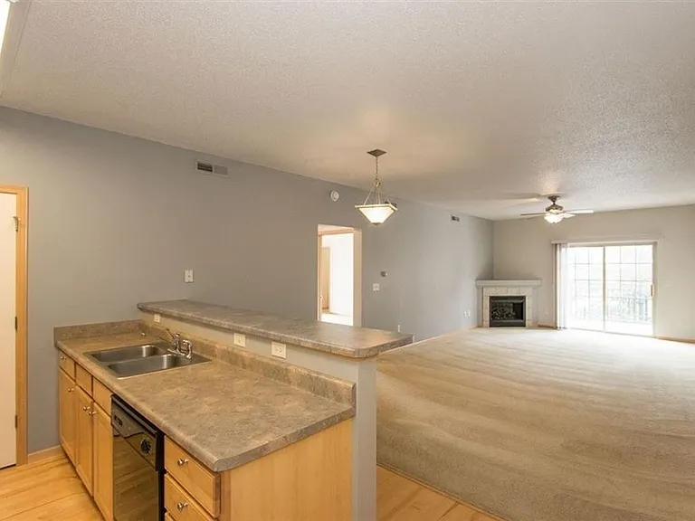 2450 Cascade Ln — Photo 3