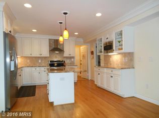 9708 Sotweed Dr, Potomac, MD 20854