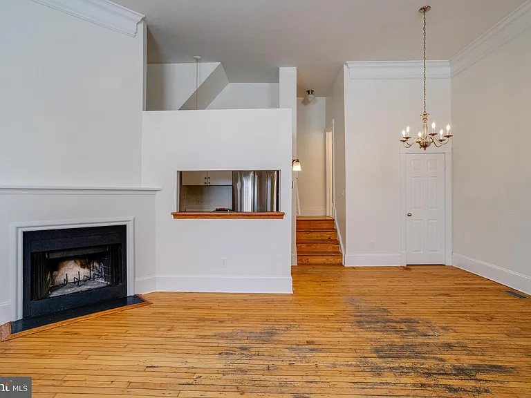 821 S Sharp St — Photo 3