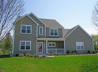 W239N7256 Laurel Wood Ct, Sussex, WI 53089