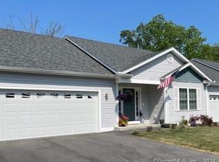 297 Sabin St UNIT 30, Putnam, CT 06260