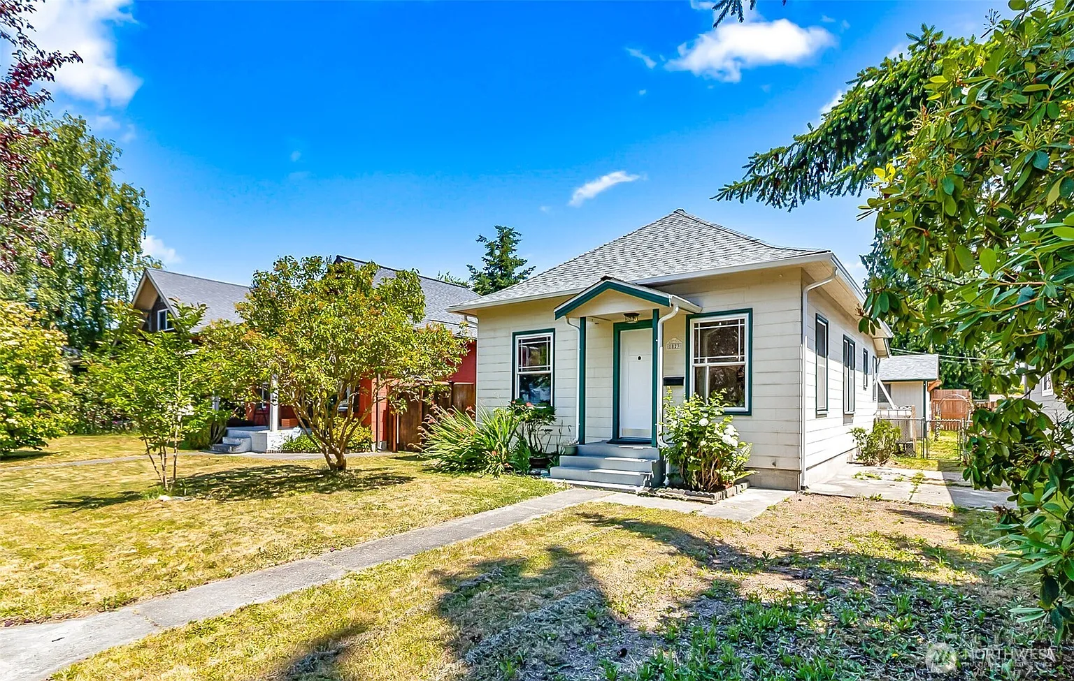1823 Rainier Avenue photo 1