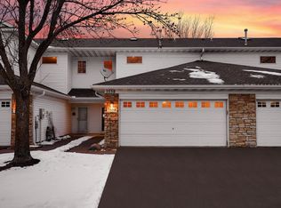 7558 6th St N, Oakdale, MN 55128