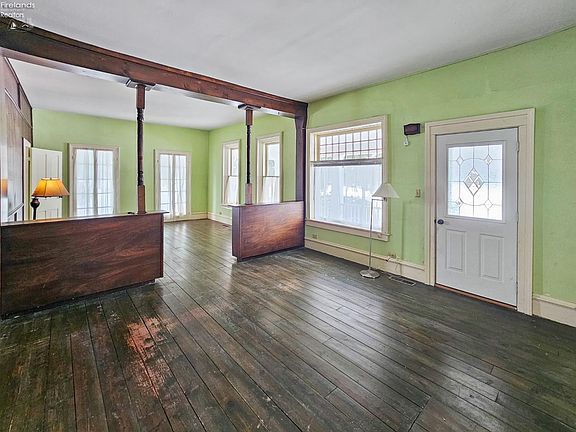 5th image of 333 W Cherry St