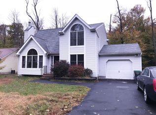 5212 Iroquois St, Tobyhanna, PA