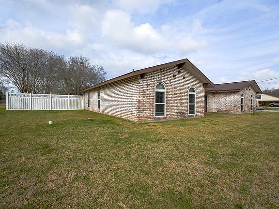4th image of 113 Oak Ln