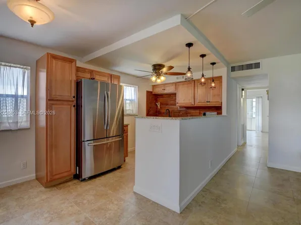 21 Saxony A #21-A, Delray Beach, FL 33446