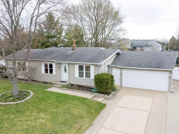 2865 Metry Ct NE, Grand Rapids, MI 49525