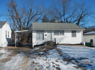 307 Crawford Rd, Saint Louis, MO 63137