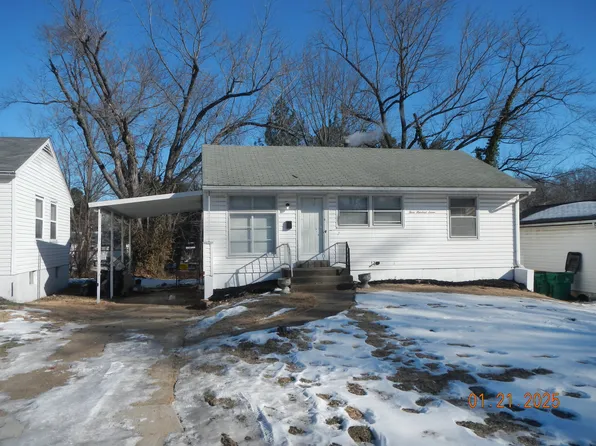 307 Crawford Rd, Saint Louis, MO 63137