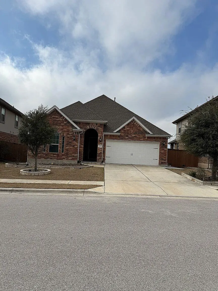 4 bed, 3.0 bath, 2229 sqft, $2,490 — Photo 1
