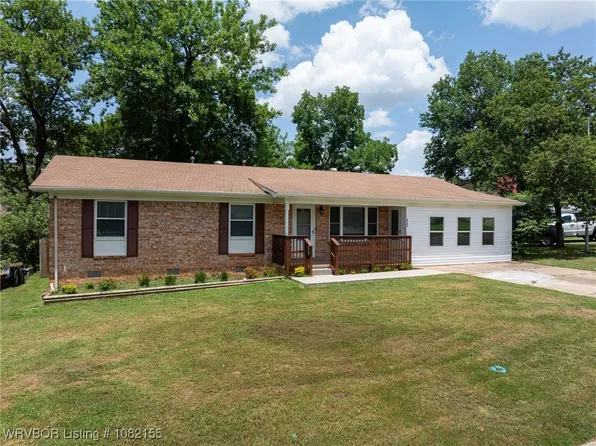 2221 N 56th Ln, Fort Smith, AR 72904