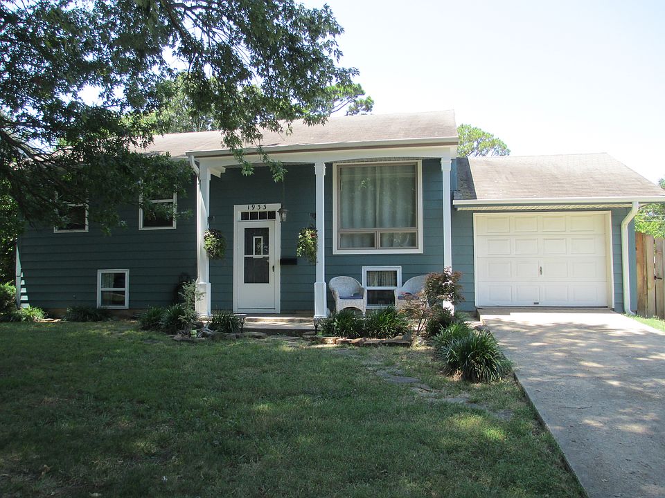 1st image of 1933 N Yates Ave