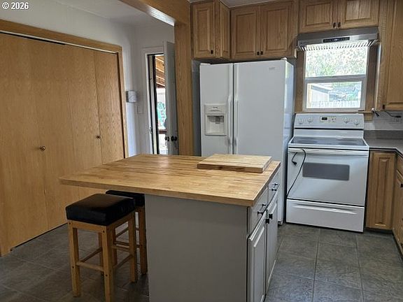 4th image of 311 NW 3rd Ave