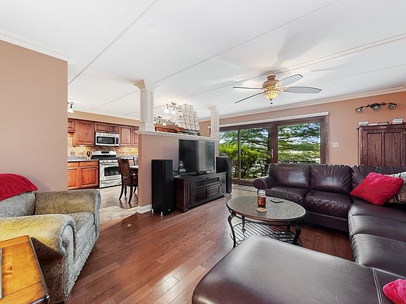 3rd image of 6211 Lakepark Ln Unit B
