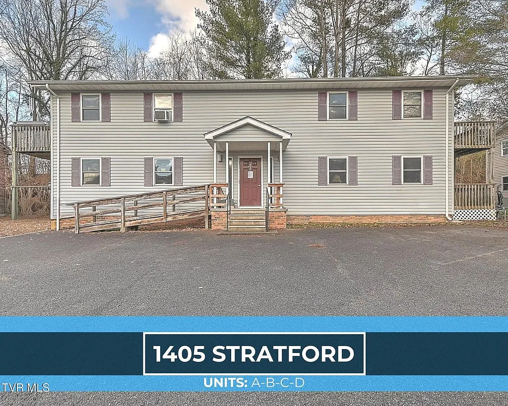1409 Stratford Rd — Photo 1