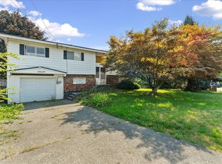 45649 Laura Cres, Chilliwack, BC V2R 3M7