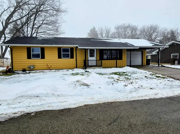 106 Fairview Ct, Fairwater, WI 53931