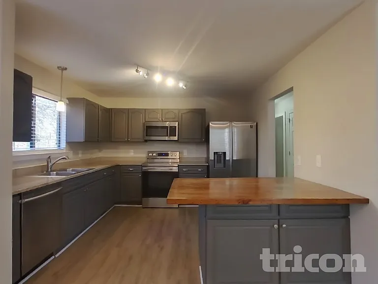 2405 Ravine Dr — Photo 4