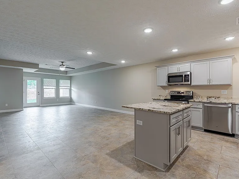 305 Breckinridge Cir — Photo 12